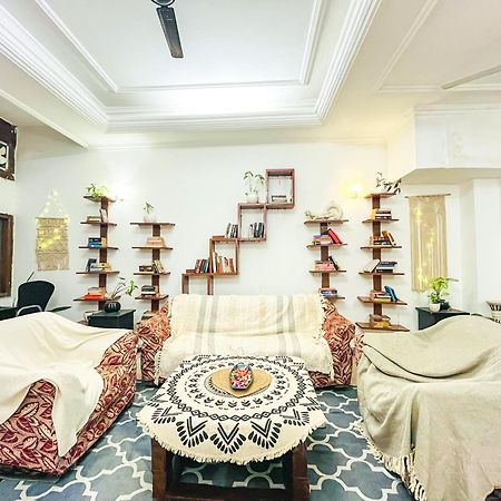 Atharva'S Homestay By Goaround Homes - Nehru Enclave Metro, South Delhi Ню Делхи Екстериор снимка