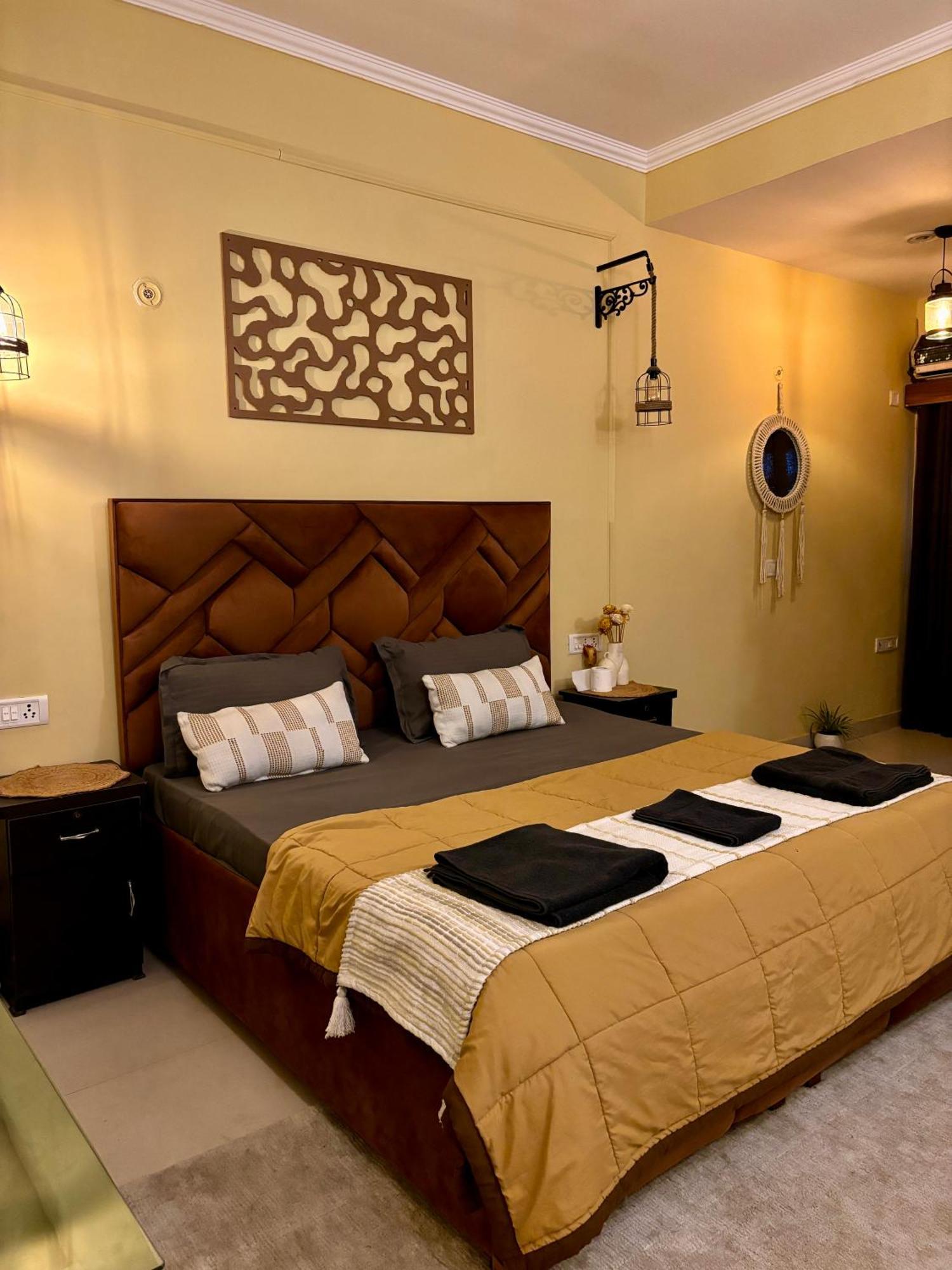 Atharva'S Homestay By Goaround Homes - Nehru Enclave Metro, South Delhi Ню Делхи Екстериор снимка