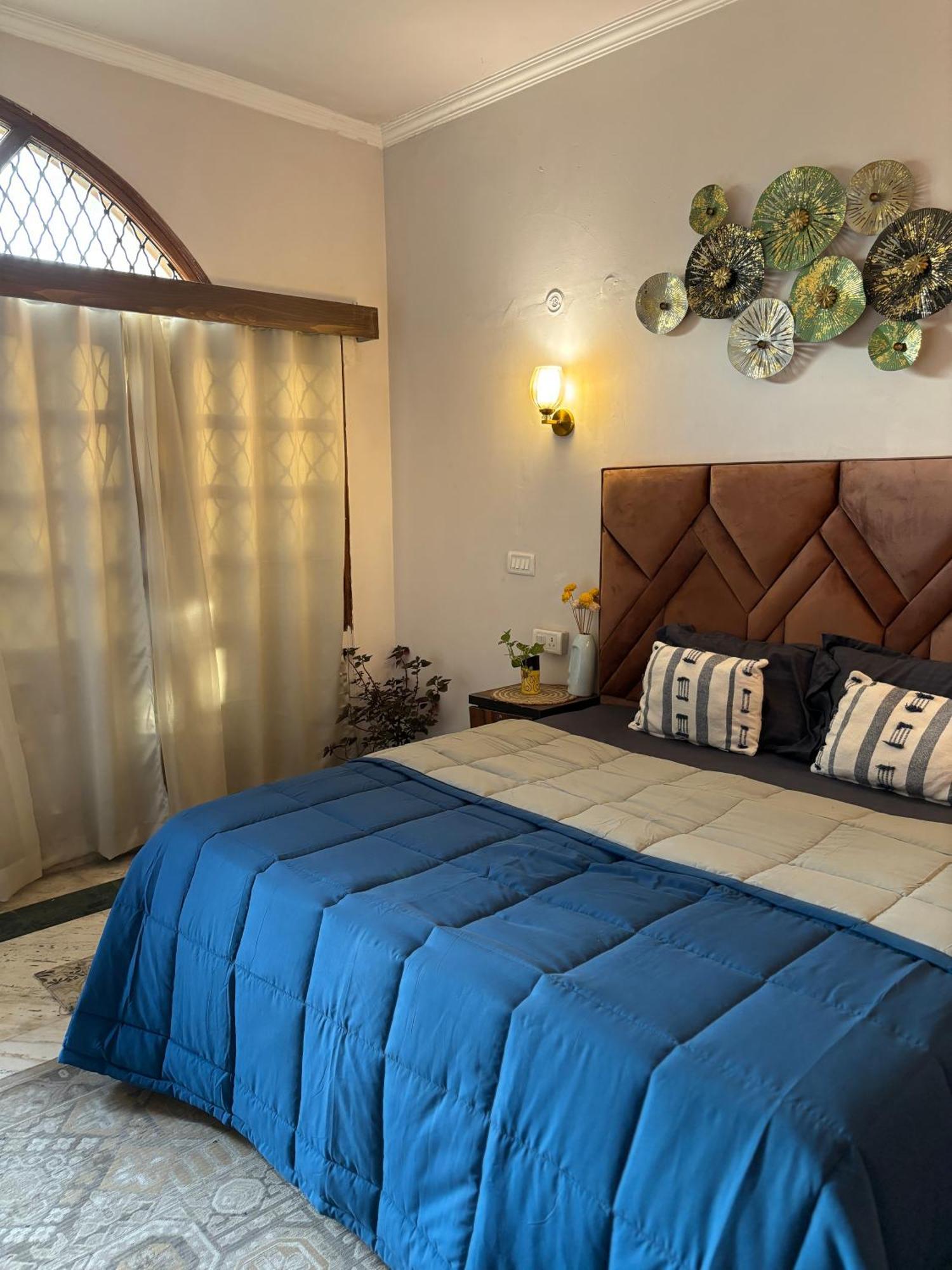 Atharva'S Homestay By Goaround Homes - Nehru Enclave Metro, South Delhi Ню Делхи Екстериор снимка