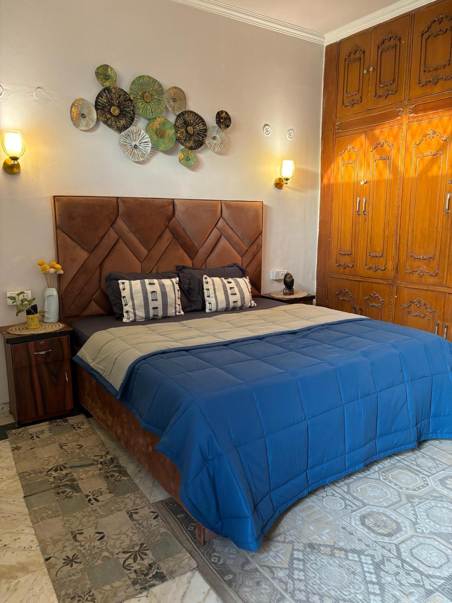 Atharva'S Homestay By Goaround Homes - Nehru Enclave Metro, South Delhi Ню Делхи Екстериор снимка