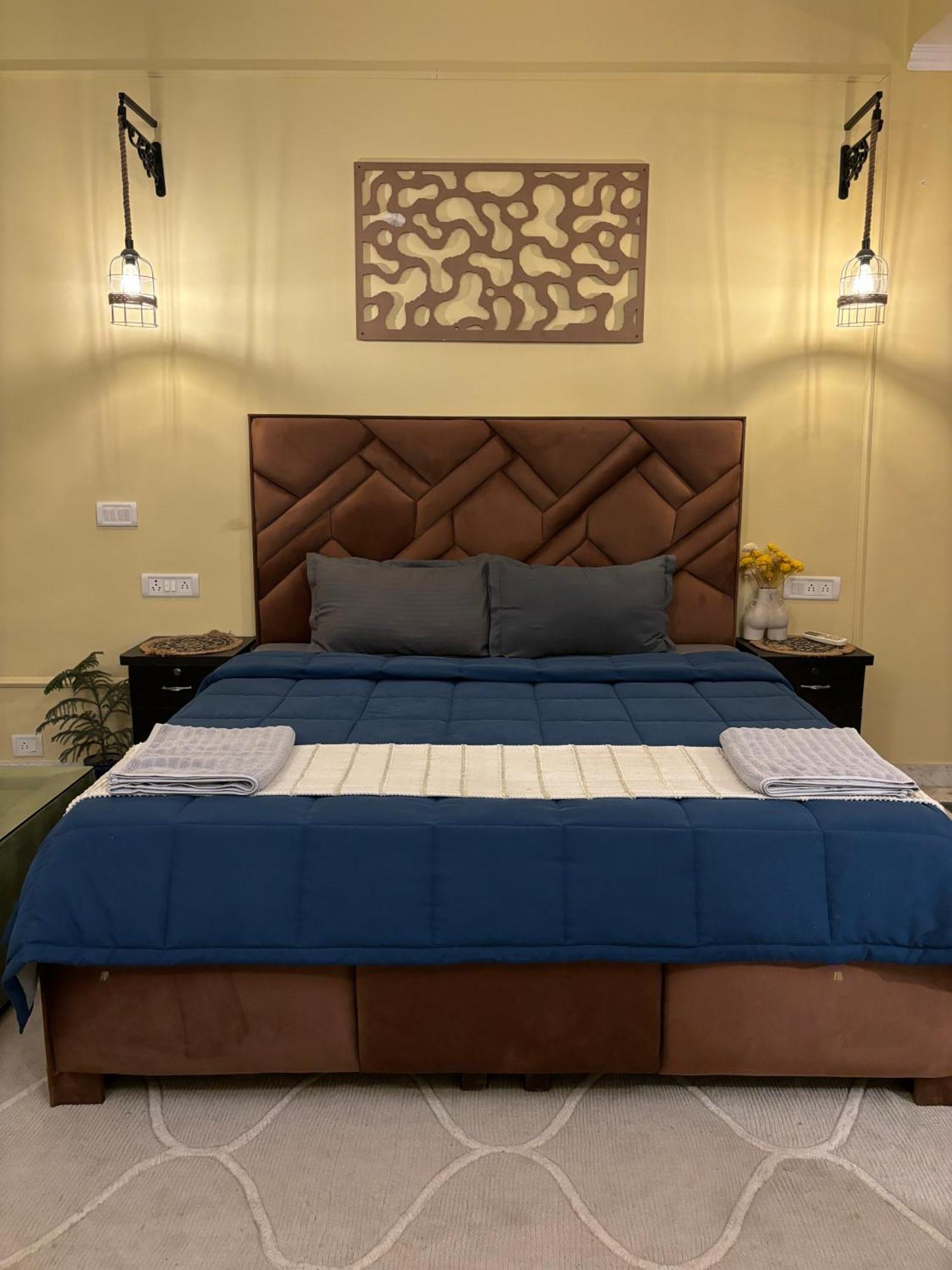 Atharva'S Homestay By Goaround Homes - Nehru Enclave Metro, South Delhi Ню Делхи Екстериор снимка