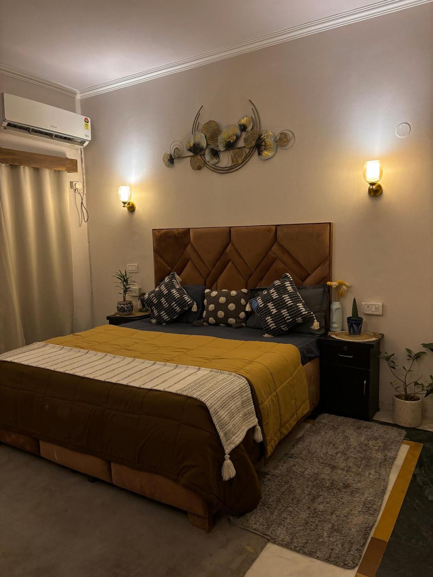 Atharva'S Homestay By Goaround Homes - Nehru Enclave Metro, South Delhi Ню Делхи Екстериор снимка