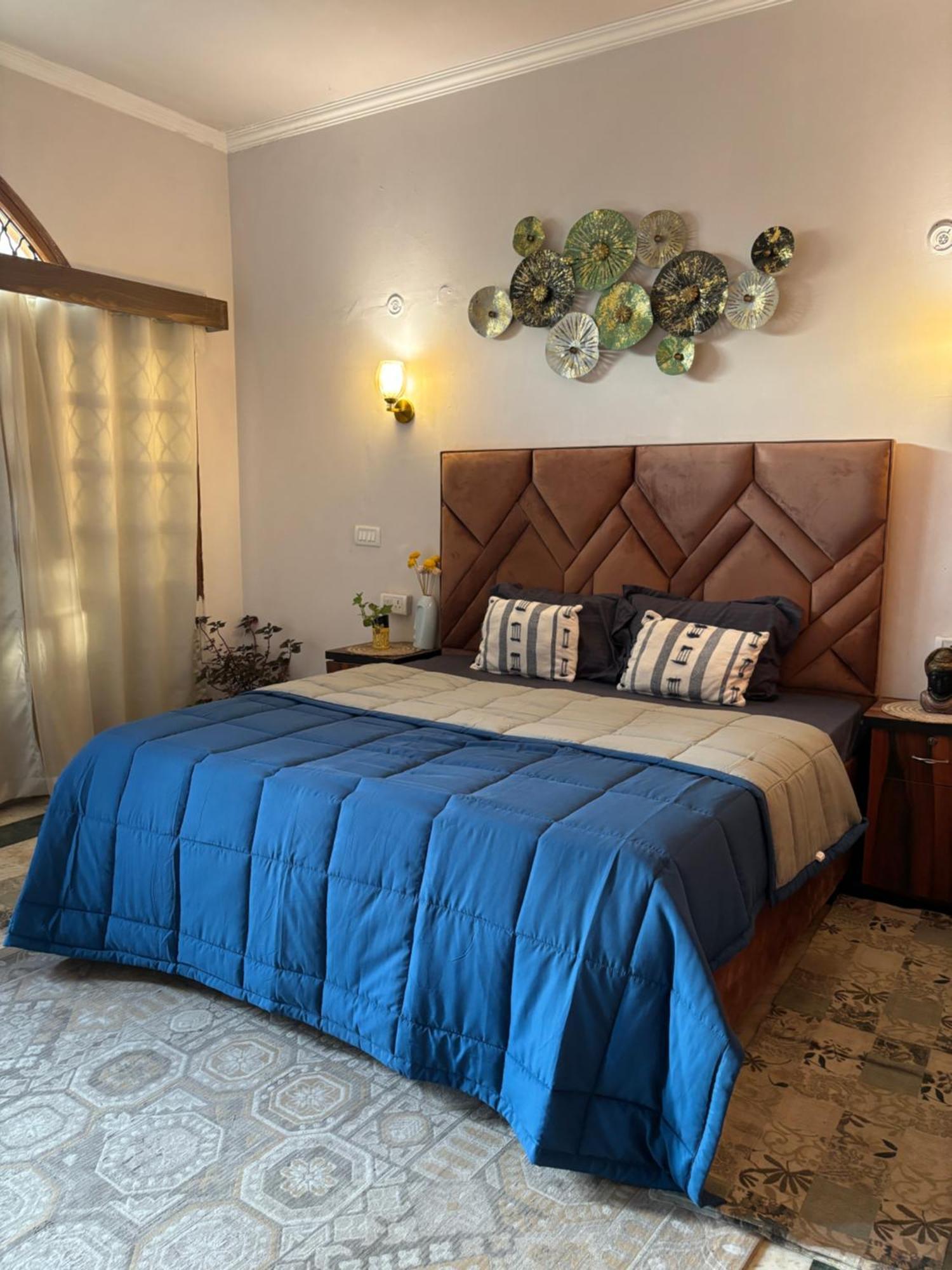 Atharva'S Homestay By Goaround Homes - Nehru Enclave Metro, South Delhi Ню Делхи Екстериор снимка