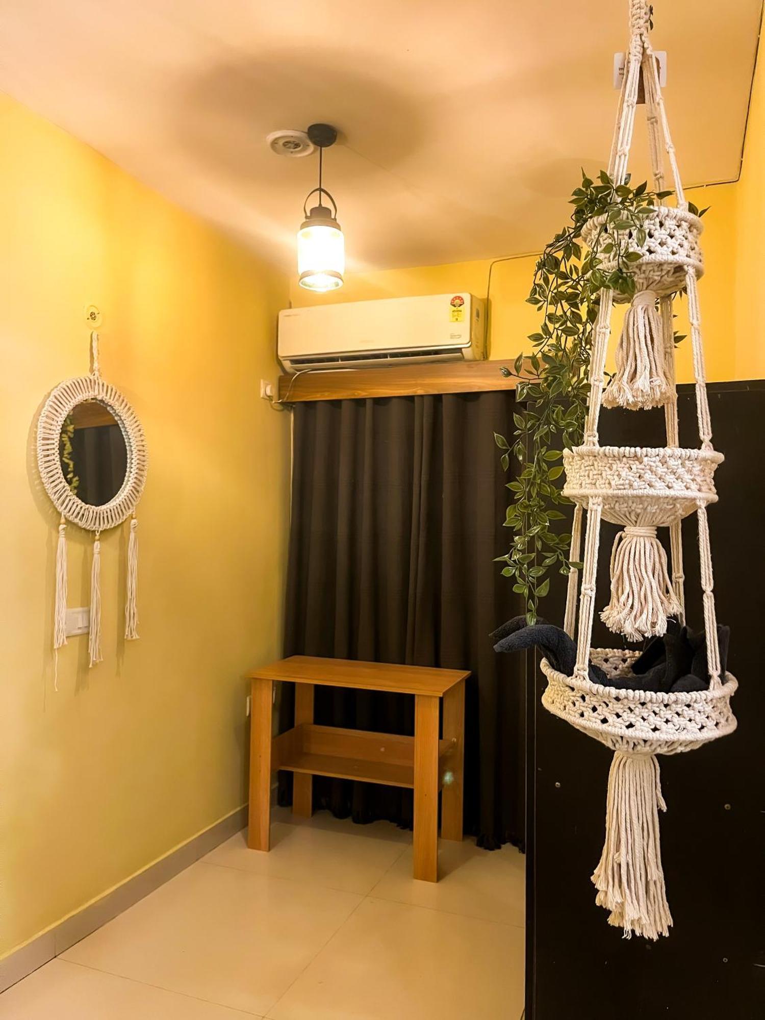 Atharva'S Homestay By Goaround Homes - Nehru Enclave Metro, South Delhi Ню Делхи Екстериор снимка