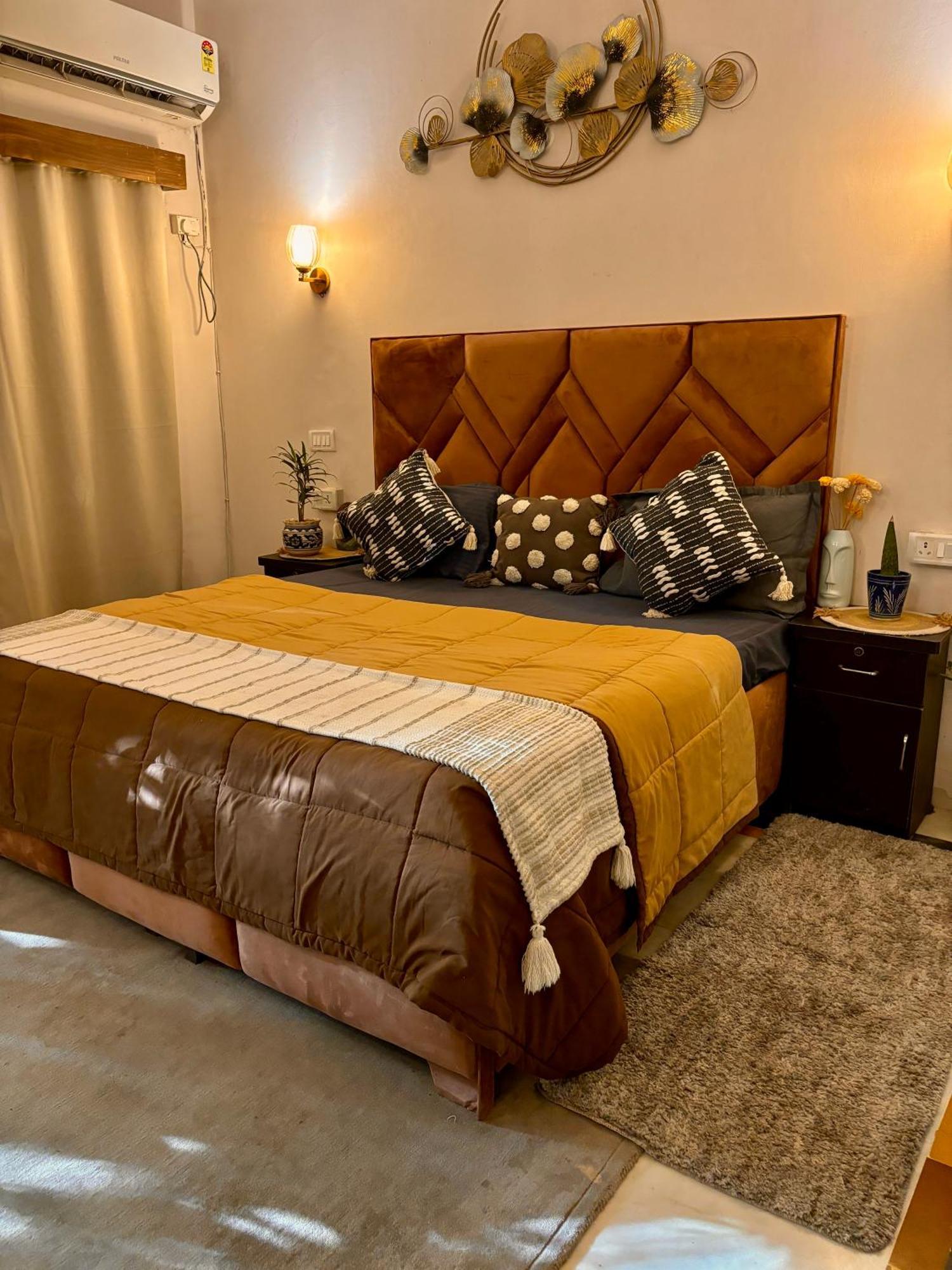 Atharva'S Homestay By Goaround Homes - Nehru Enclave Metro, South Delhi Ню Делхи Екстериор снимка
