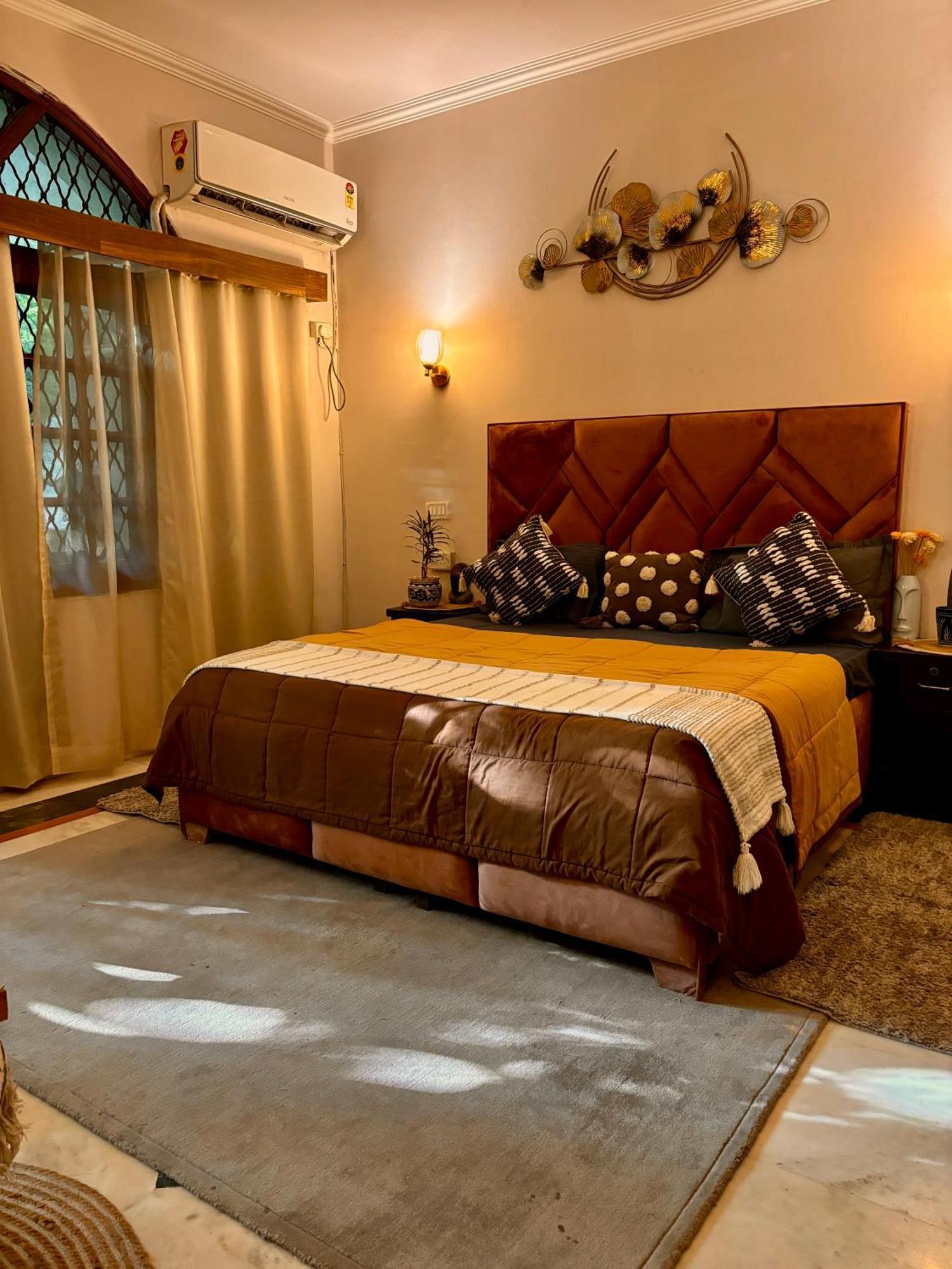 Atharva'S Homestay By Goaround Homes - Nehru Enclave Metro, South Delhi Ню Делхи Екстериор снимка