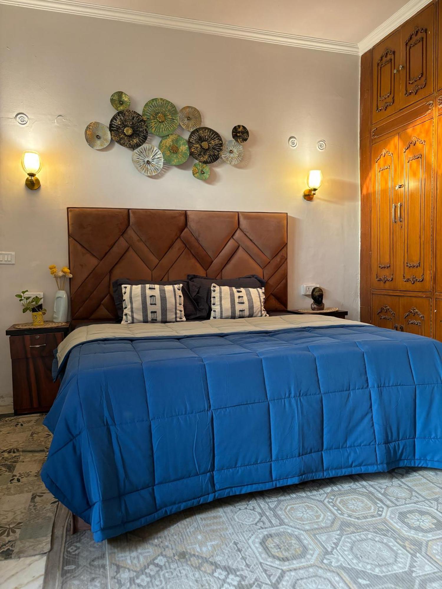 Atharva'S Homestay By Goaround Homes - Nehru Enclave Metro, South Delhi Ню Делхи Екстериор снимка