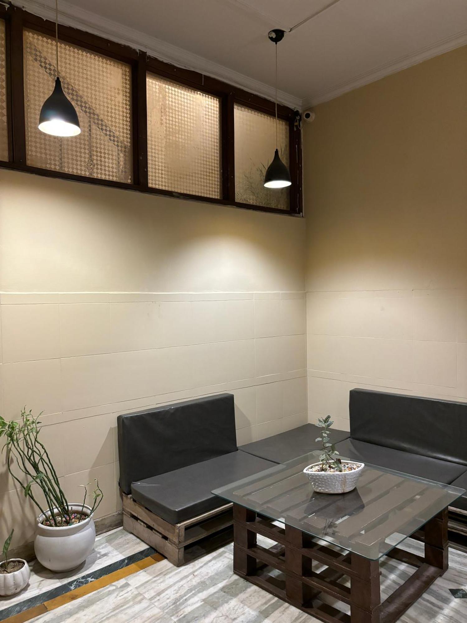 Atharva'S Homestay By Goaround Homes - Nehru Enclave Metro, South Delhi Ню Делхи Екстериор снимка
