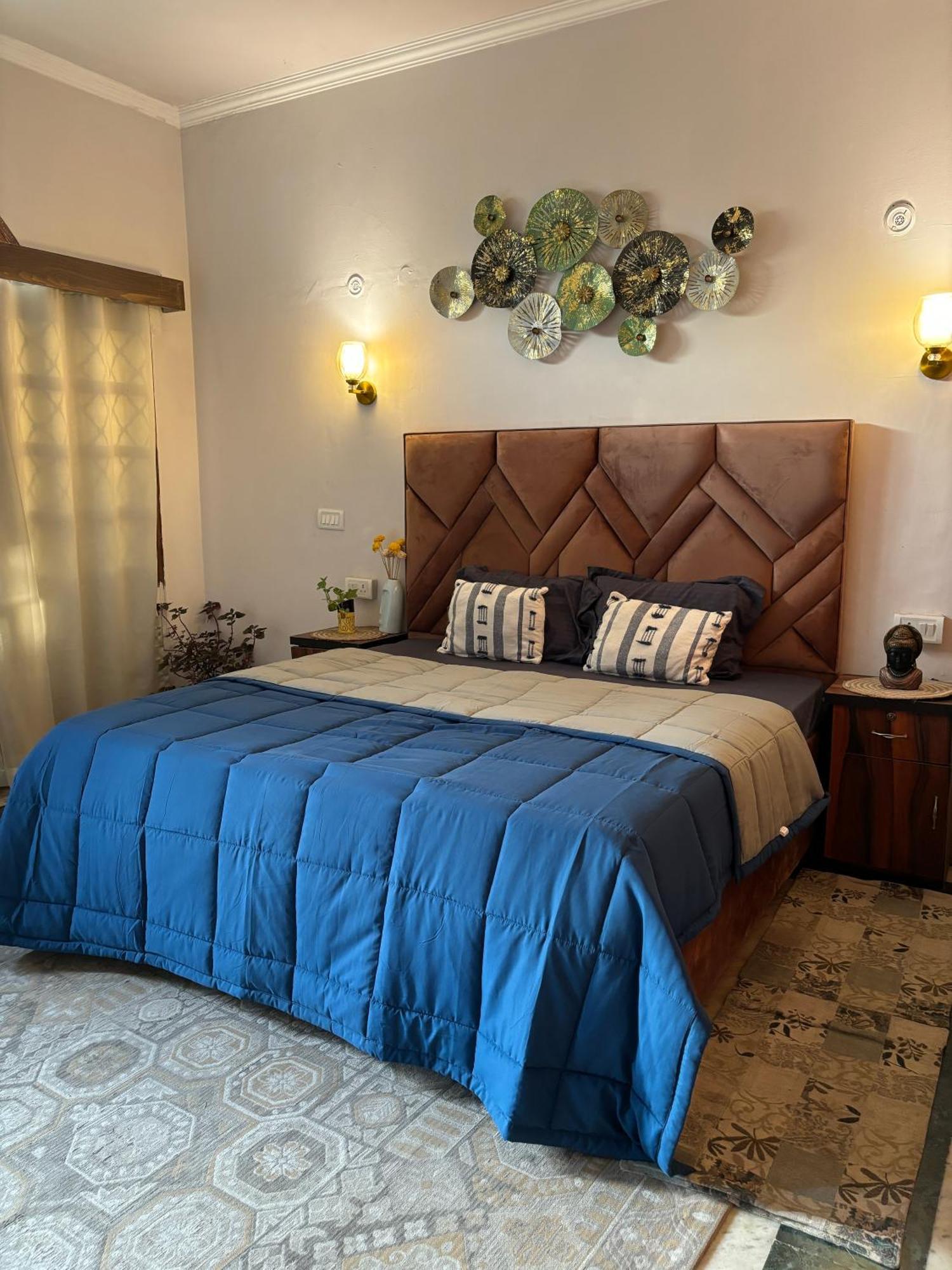 Atharva'S Homestay By Goaround Homes - Nehru Enclave Metro, South Delhi Ню Делхи Екстериор снимка