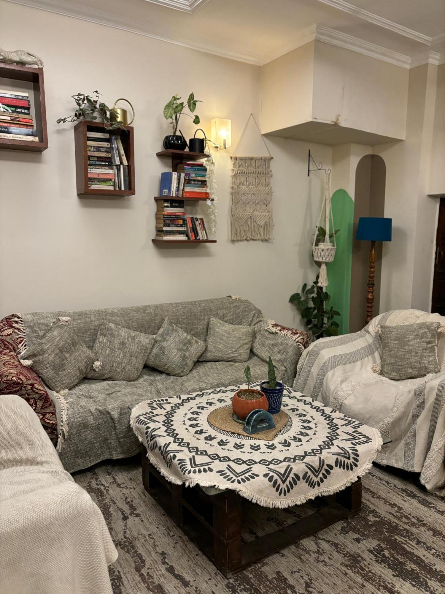 Atharva'S Homestay By Goaround Homes - Nehru Enclave Metro, South Delhi Ню Делхи Екстериор снимка